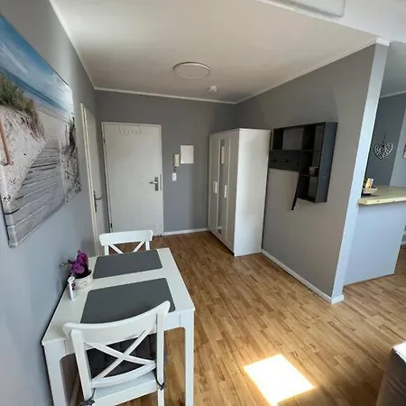 Schoene Helle Dg In Der Altstadt Apartman